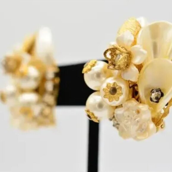 Vintage Jewelry - Beaujewels Vintage Clip On Earrings Cluster White Pearl Gold Signed 1980s BinAE